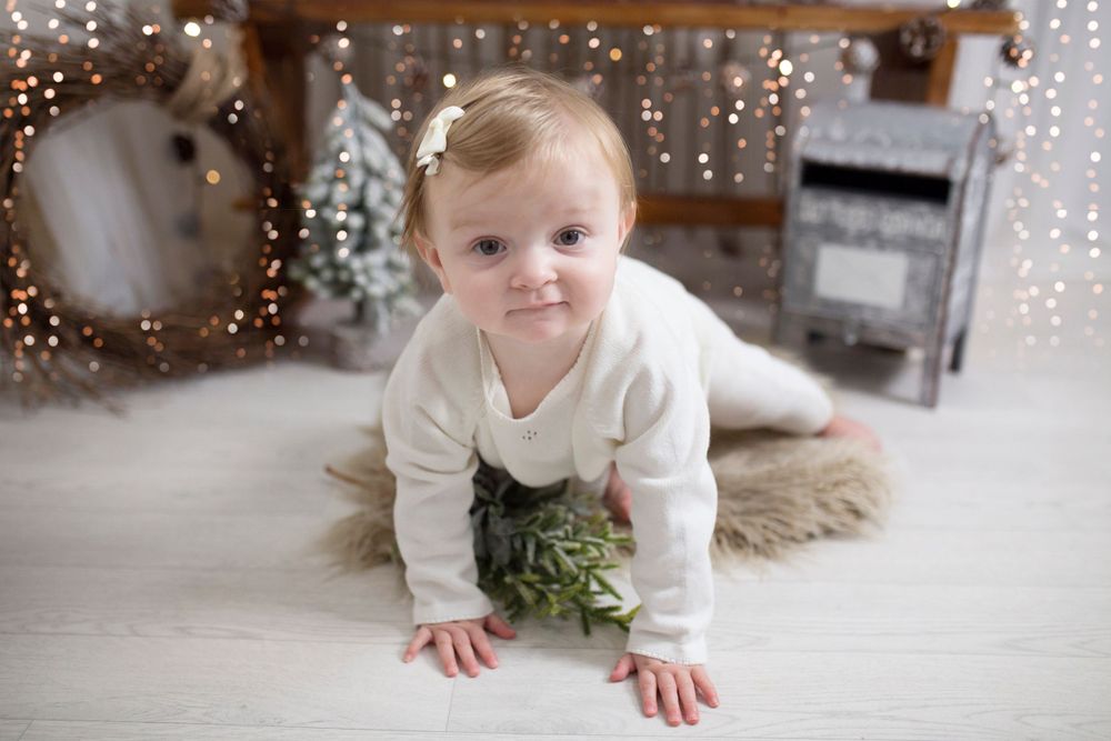 Christmas portraits by little wonderland photography widnes cheshire