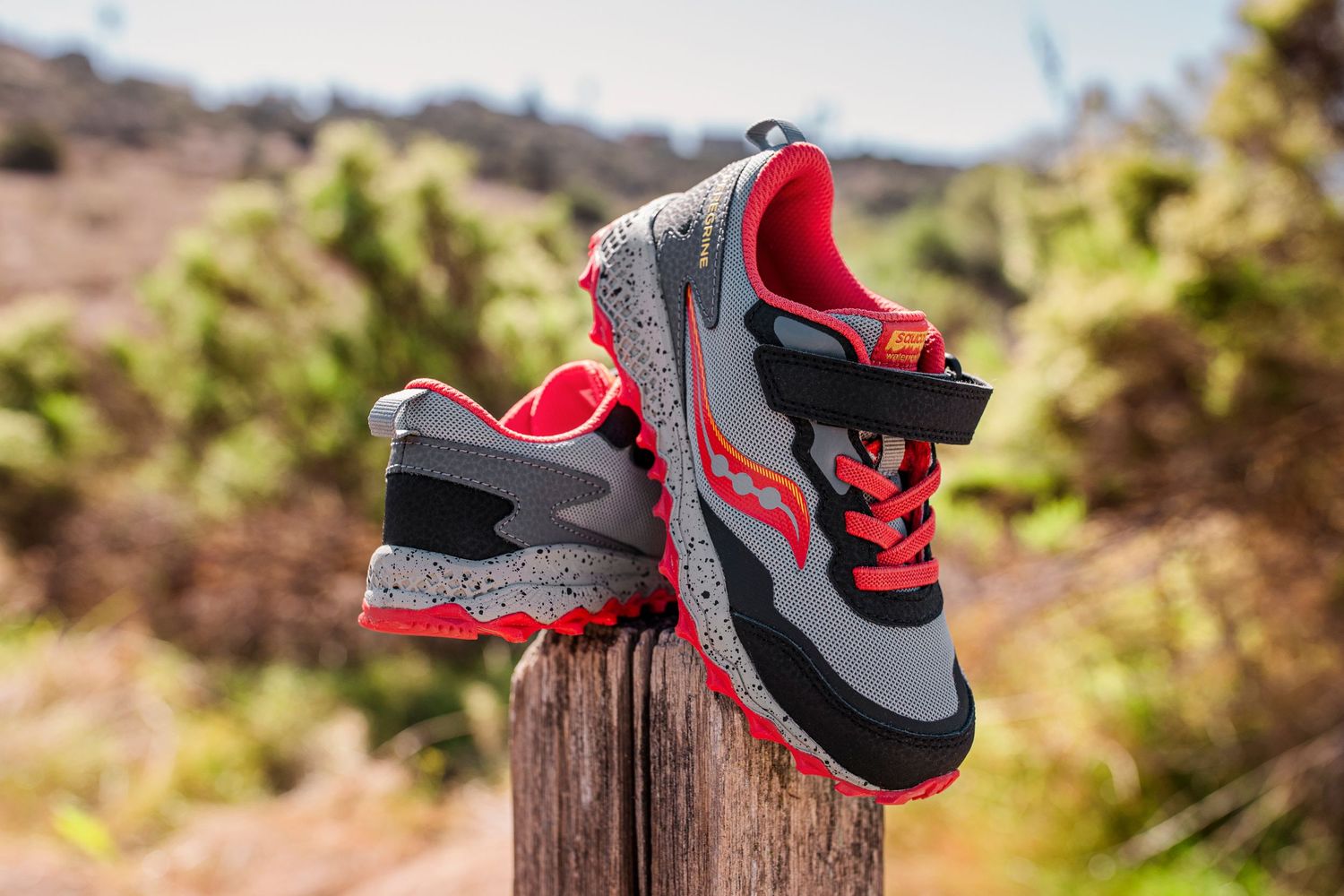 saucony hiking