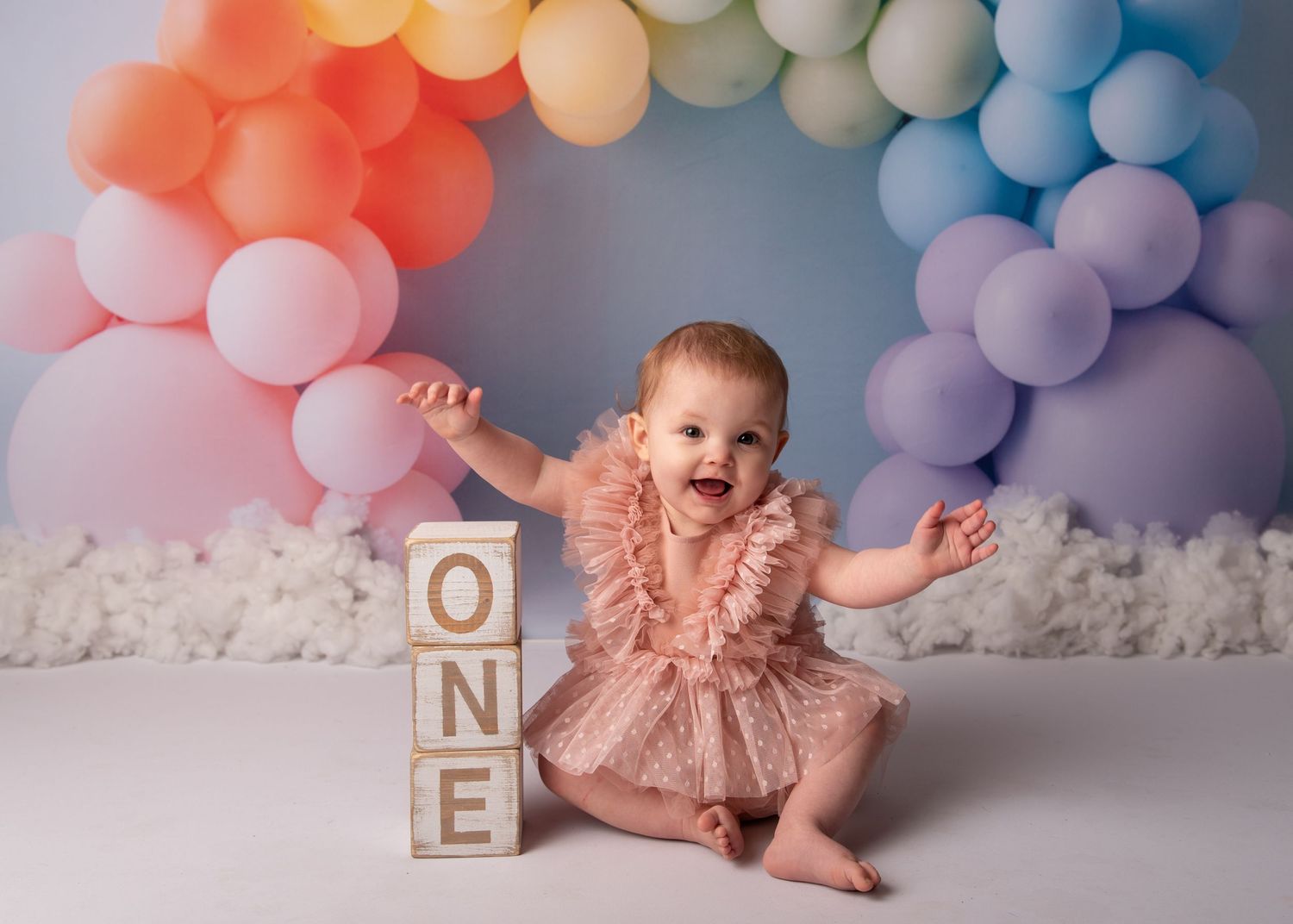 cakesmash first birthday photoshoot cake smash