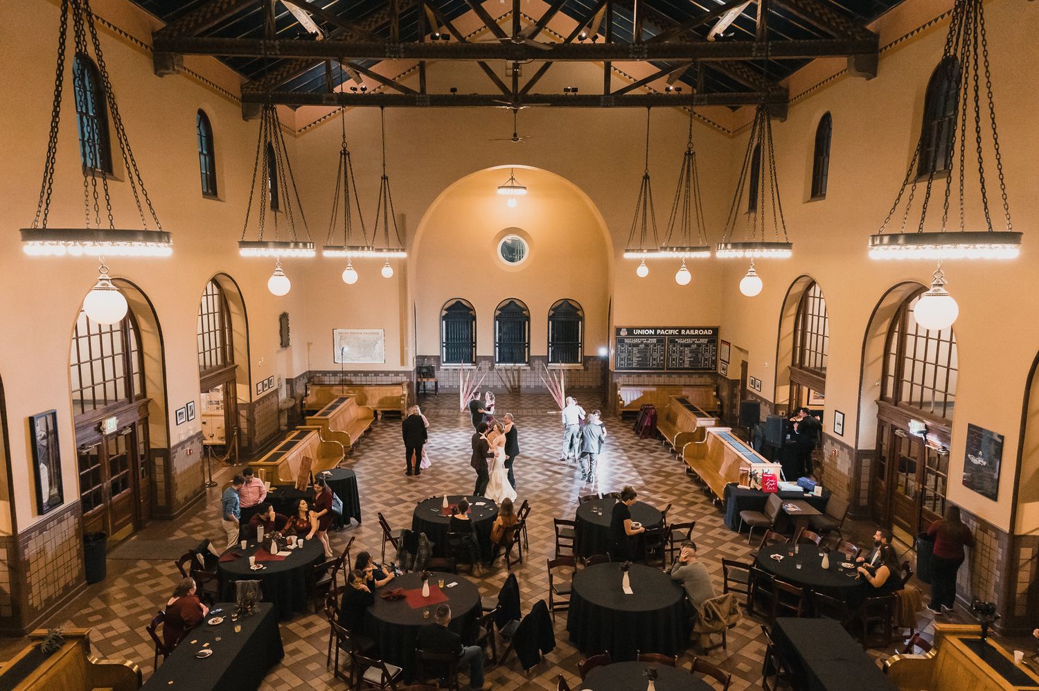 Boise Train Depot Great Hall Wedding Photos