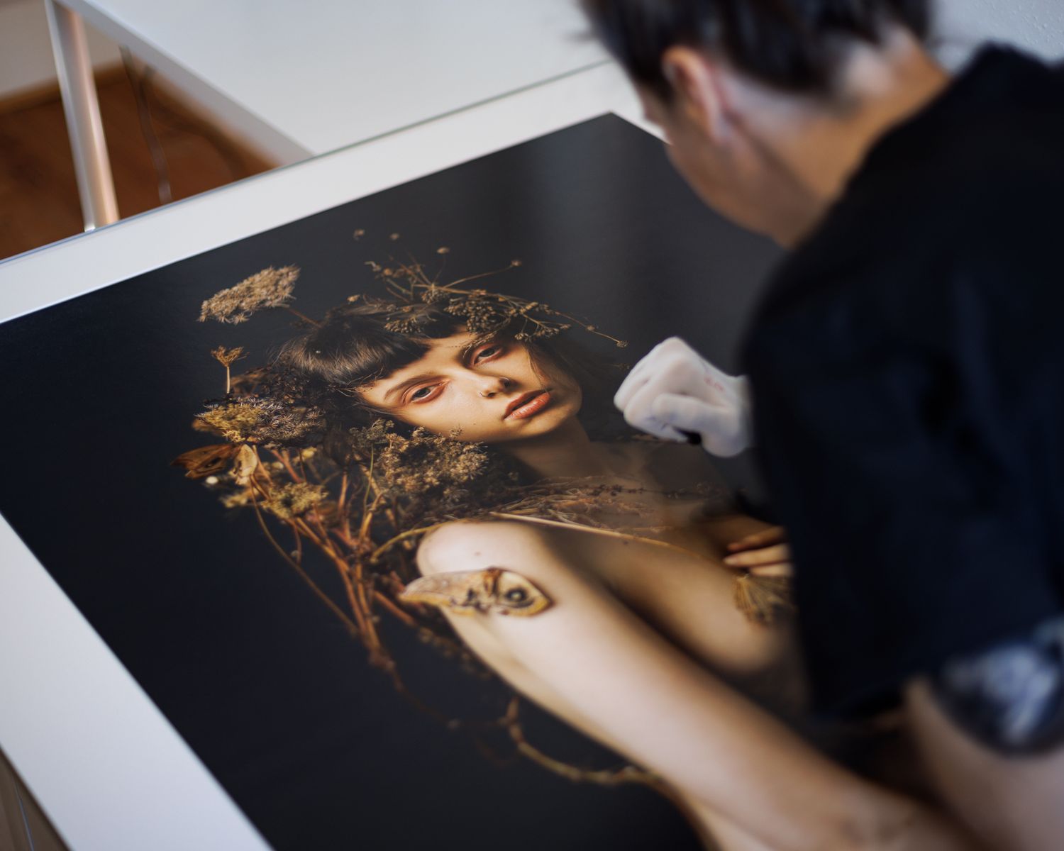 leigh schneider framing large artwork