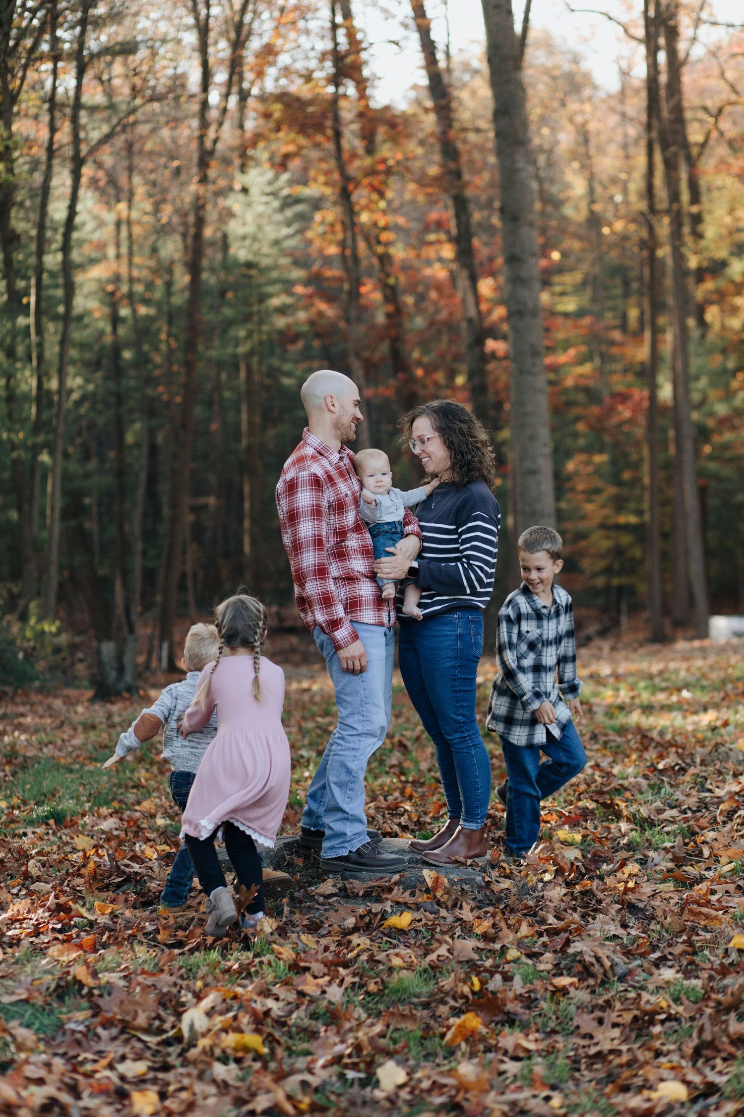 lifestyle family photography Central PA, natural family portraits Pennsylvania, family photo sessions Central PA, fall family photos Central