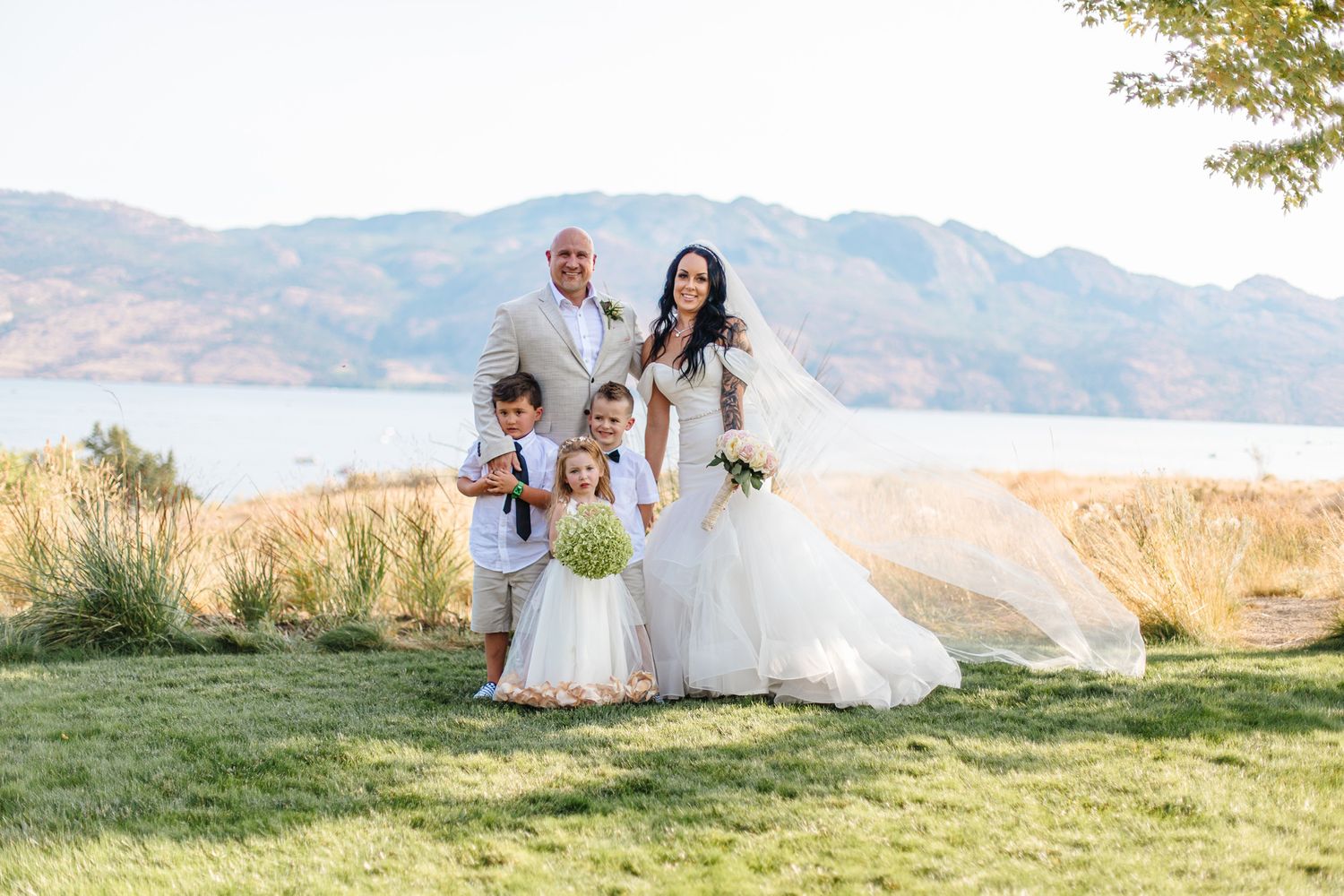 Wedding photography session with scenic mountain views and natural landscapes.