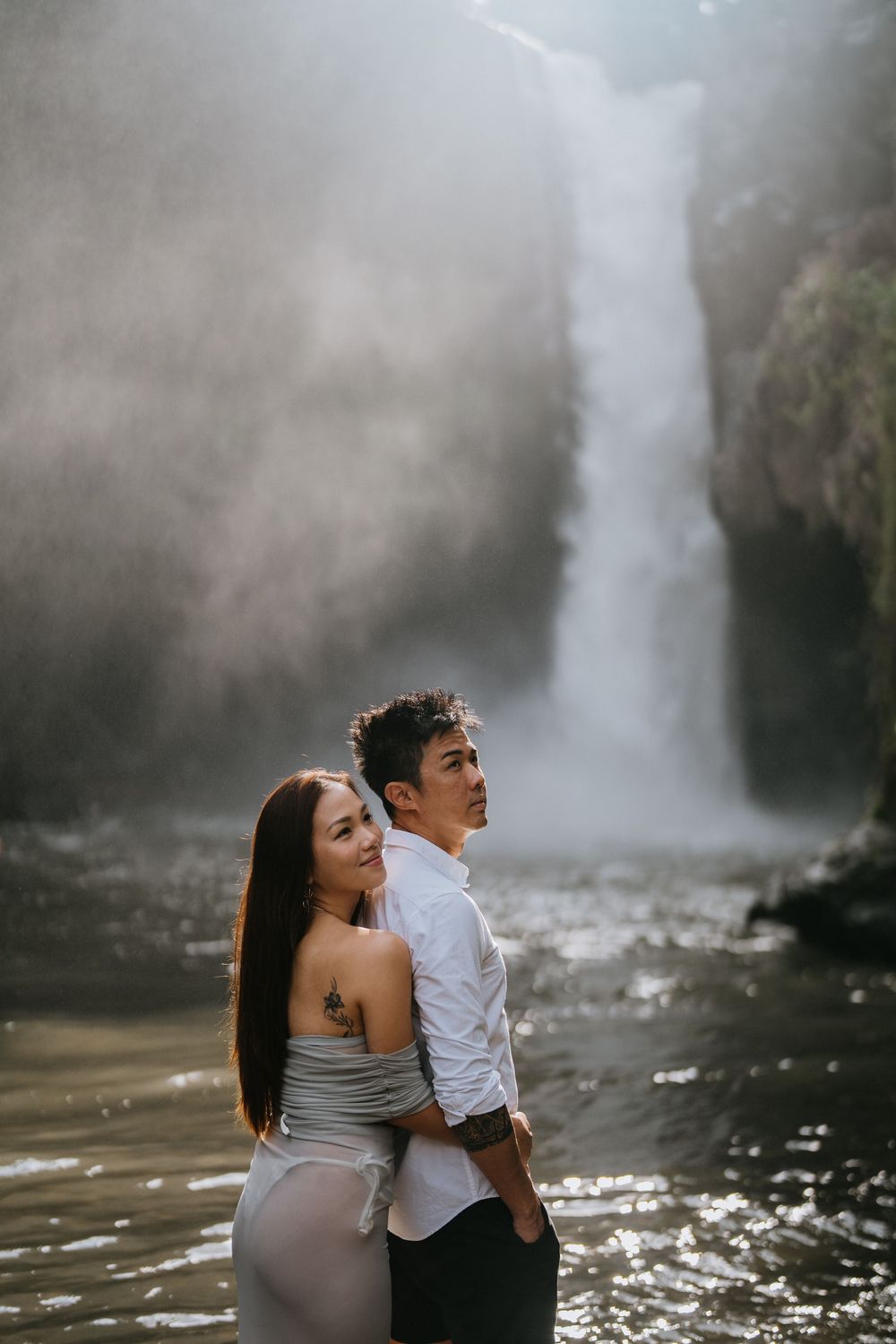 Romantic couple photoshoot at Blangsinga Waterfall