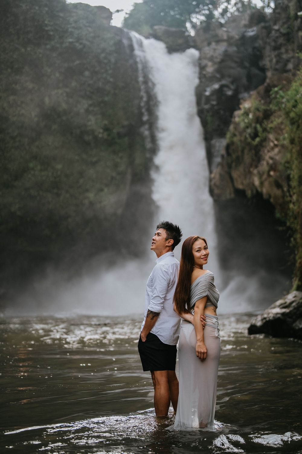 Romantic couple photoshoot at Blangsinga Waterfall