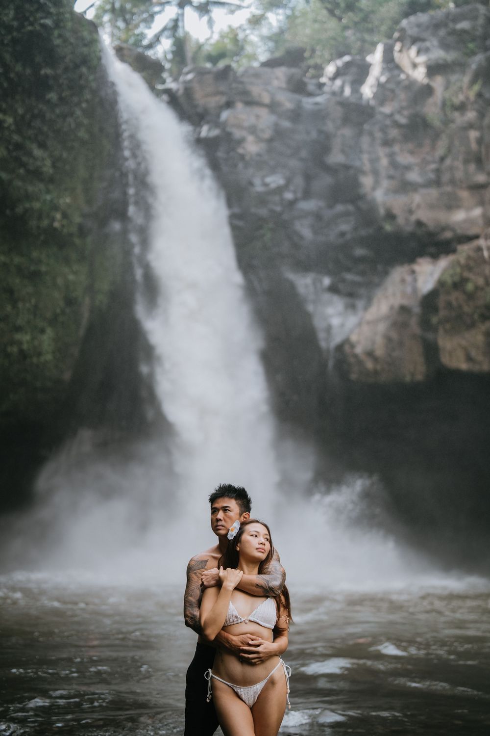 Romantic couple photoshoot at Blangsinga Waterfall