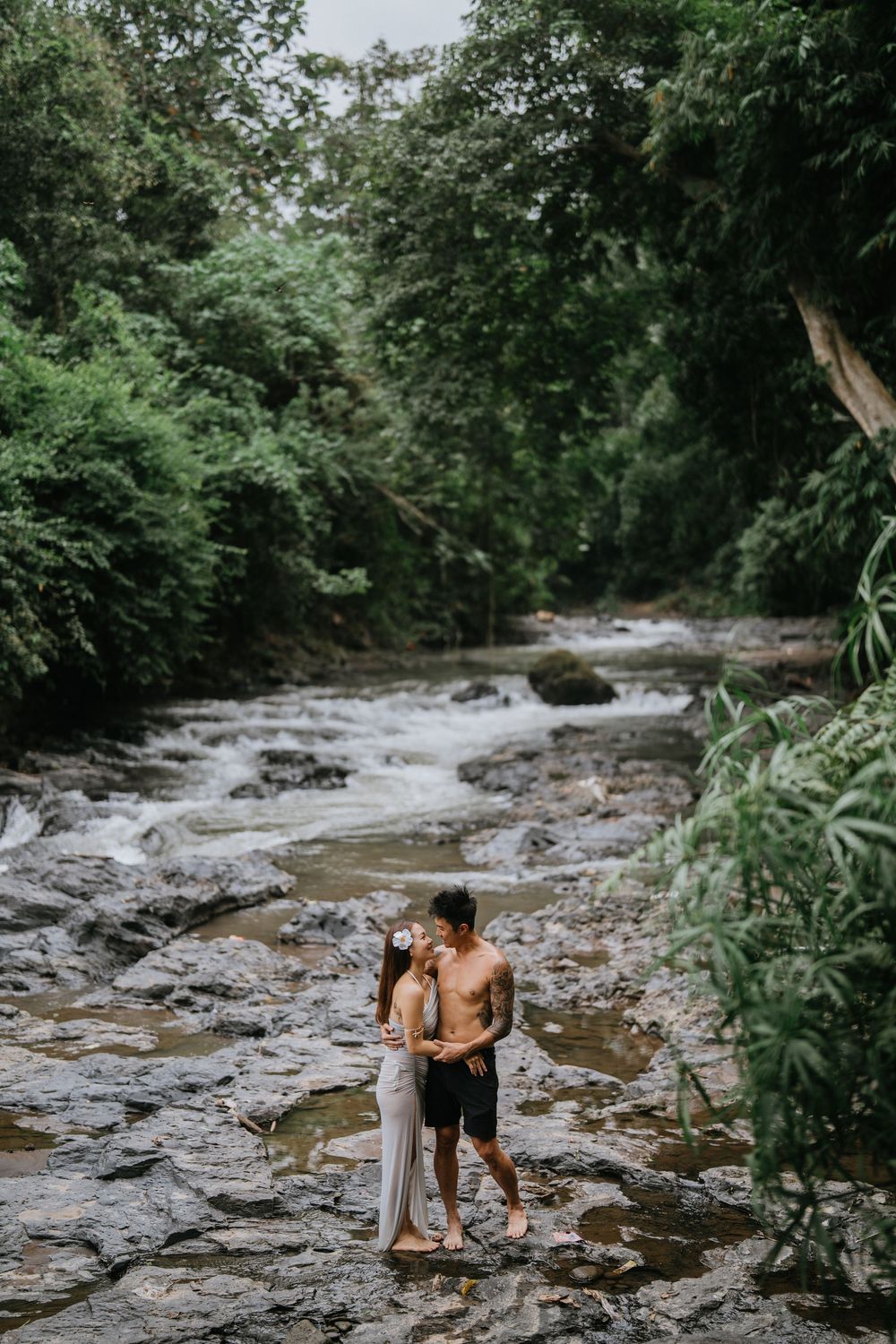 Romantic couple photoshoot at Blangsinga Waterfall
