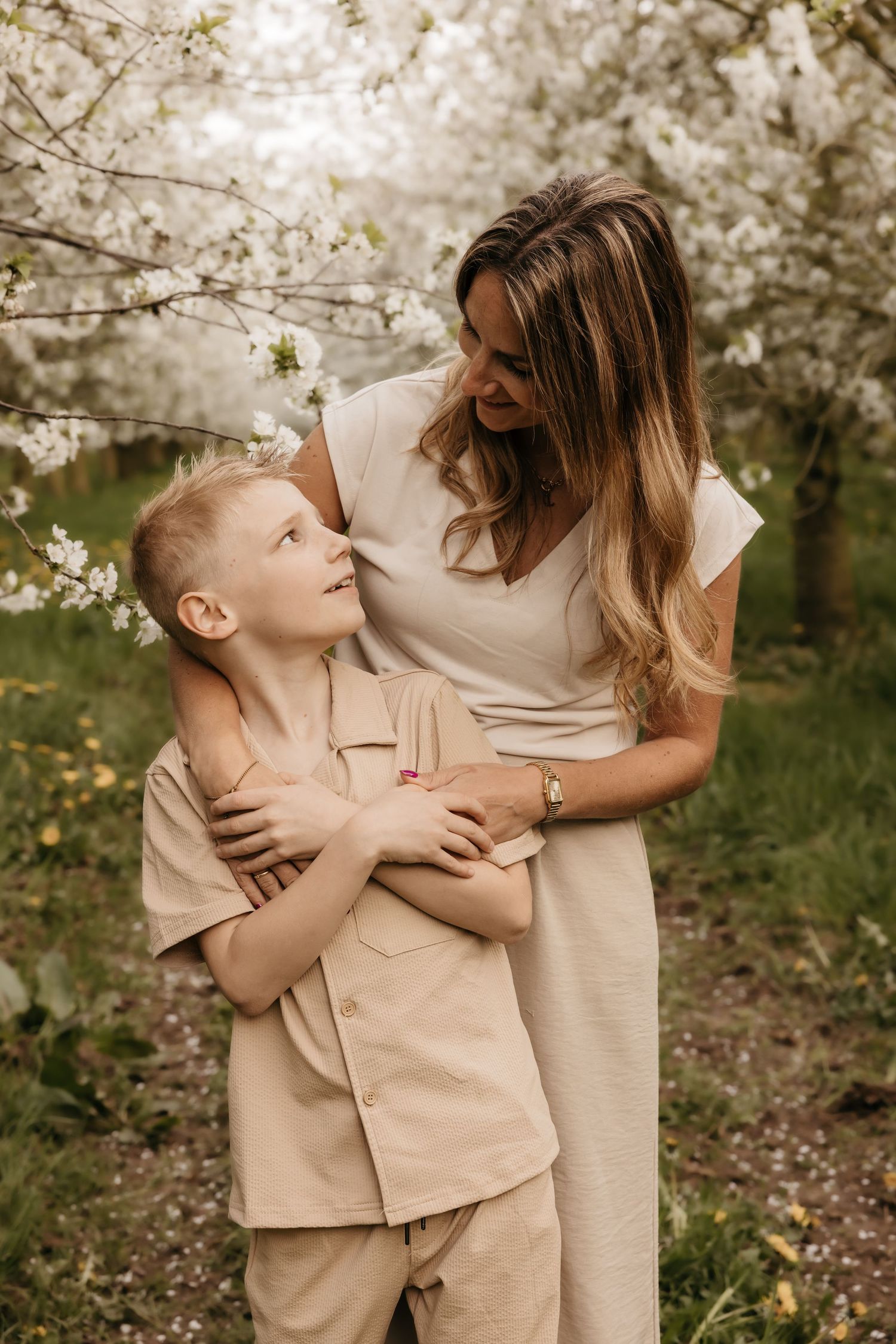 Gezinsfotograaf Reuver, Gezinsshoots, lifestyle foto's, fotoshoot familie, ouder en kind foto's, fotograaf Limburg, fotograaf Venlo e.o.