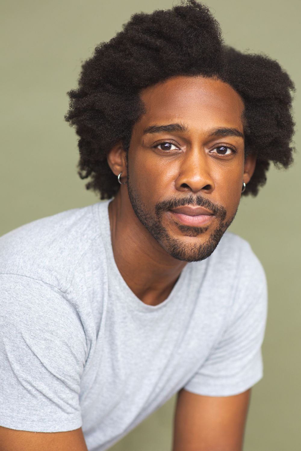 Actor Headshot taken by portrait photographer Jess Maynard in Chicago.