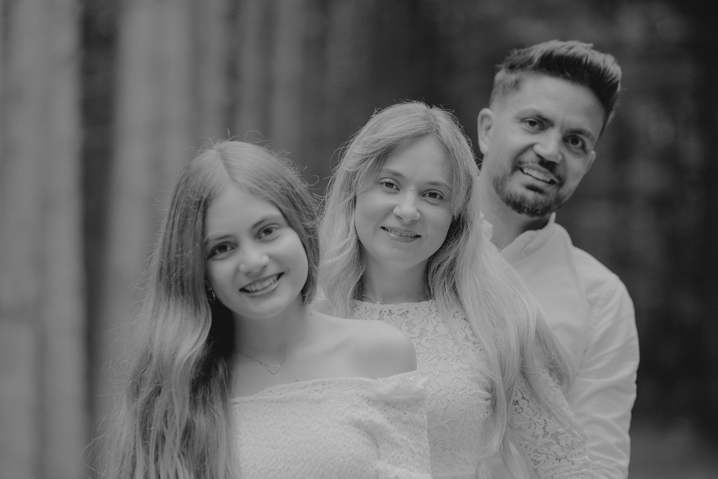 Outdoor family portrait session in the park by Gesiel Martins in Michigan