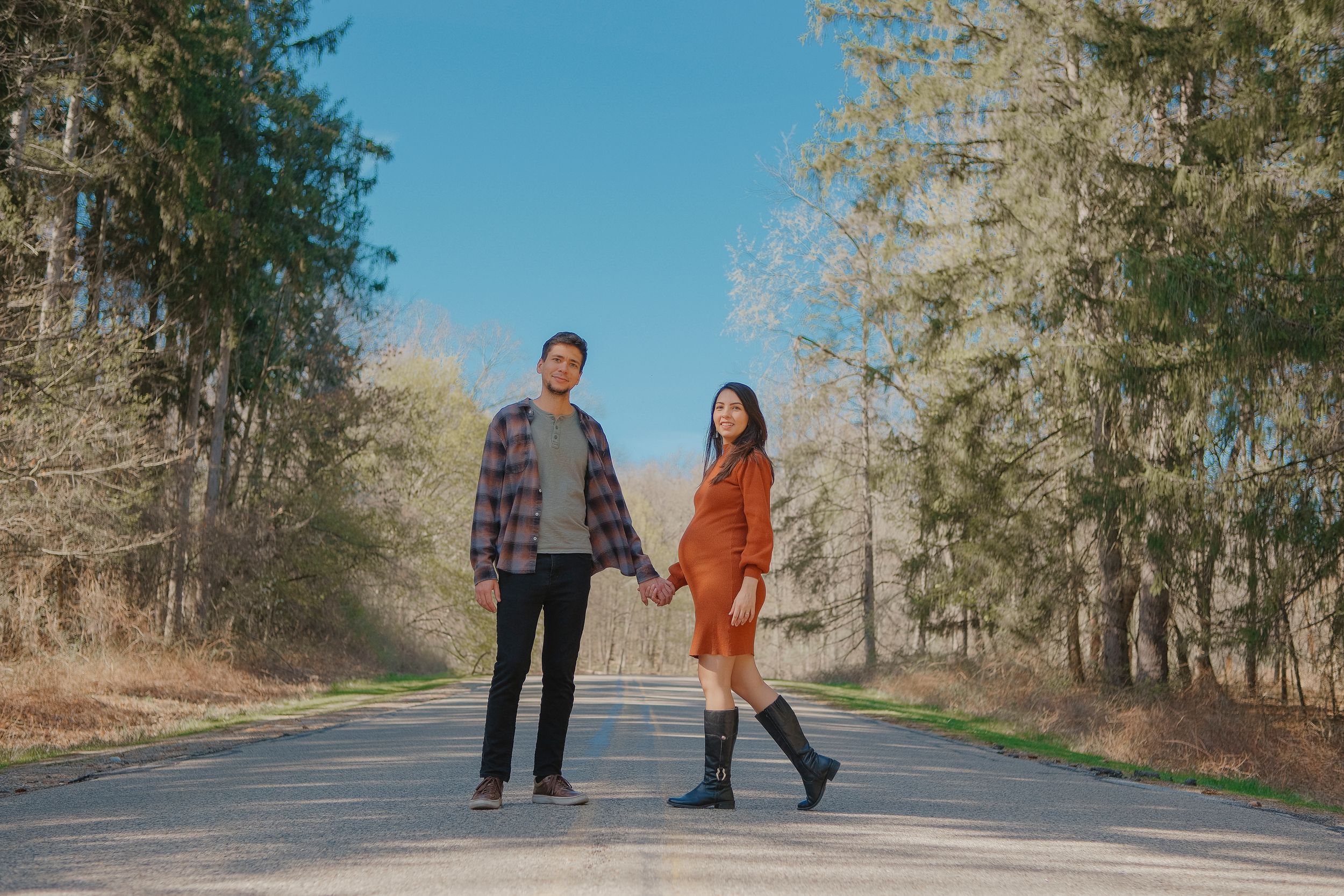 Outdoor maternity session in the park by Gesiel Martins in Michigan