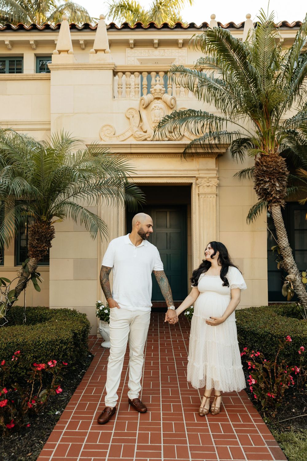 Maternity session with greenery in Florida. Jacksonville Family Photographer, Jacksonville Maternity Photographer - Lindsay McDow Photo