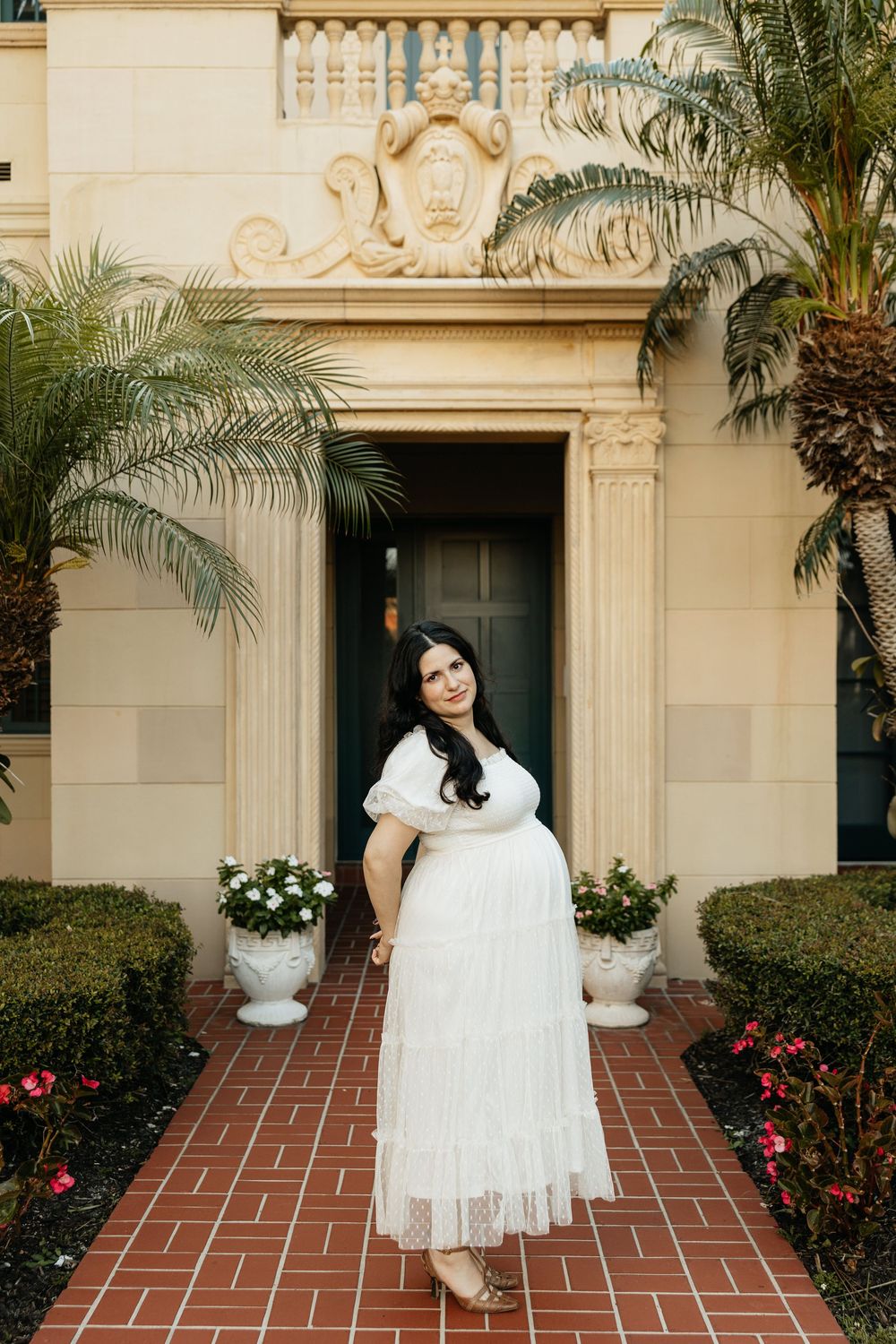 Maternity session with greenery in Florida. Jacksonville Family Photographer, Jacksonville Maternity Photographer - Lindsay McDow Photo