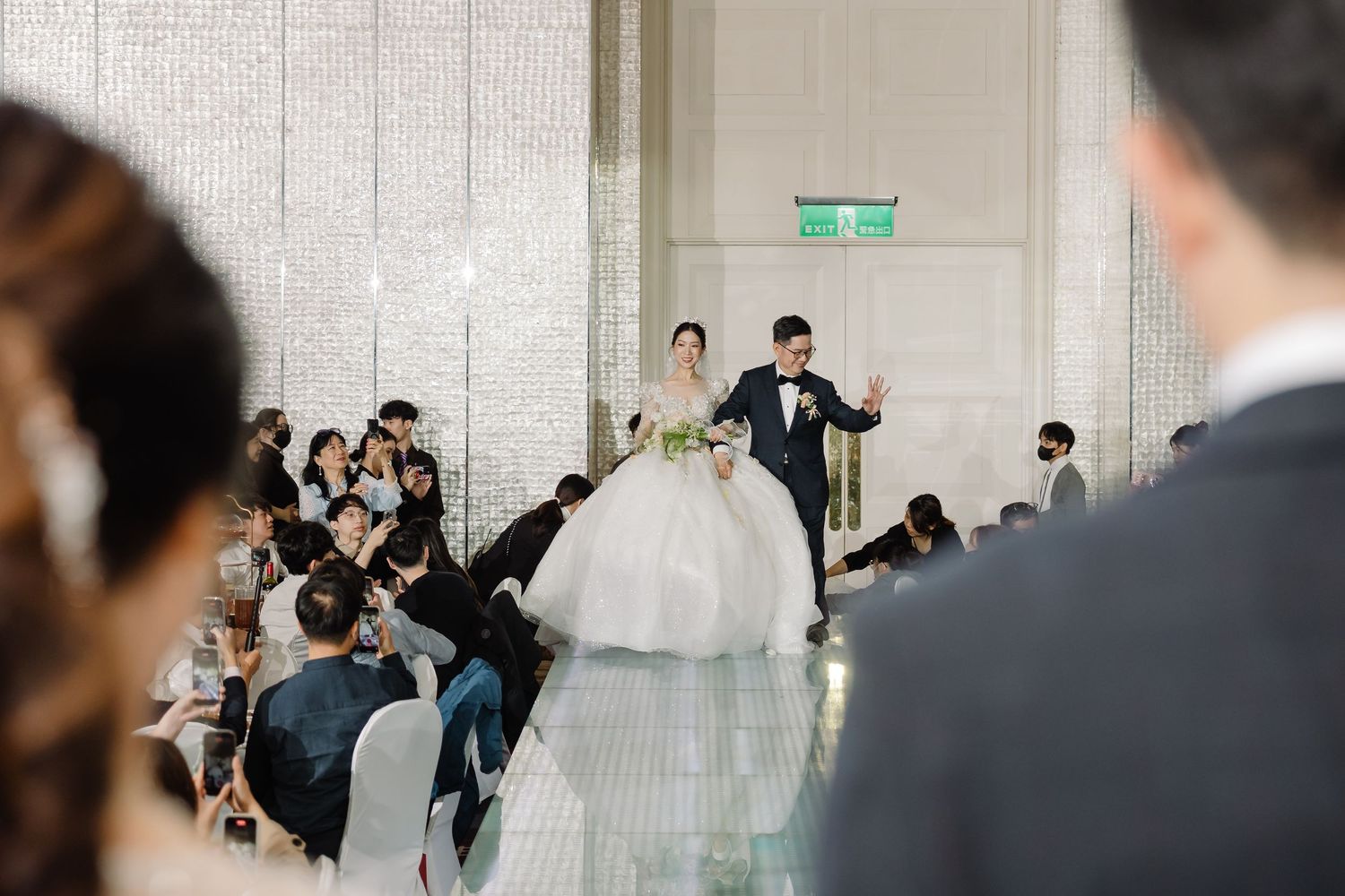 渴望影像｜專業經營的台灣婚禮攝影團隊，服務高雄、台南、台中、台北、新北及全台新人，擅長美式戶外婚禮、證婚儀式與自然時尚婚禮紀實，以明亮自然的光感、細膩構圖與真實情感，完整記錄婚禮準備、儀式與宴會中的每個動人時刻，並提供紐西蘭海外婚禮、海外婚紗與旅拍服務。