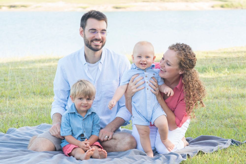 Growing family sessions with the family photographer in houston Texas