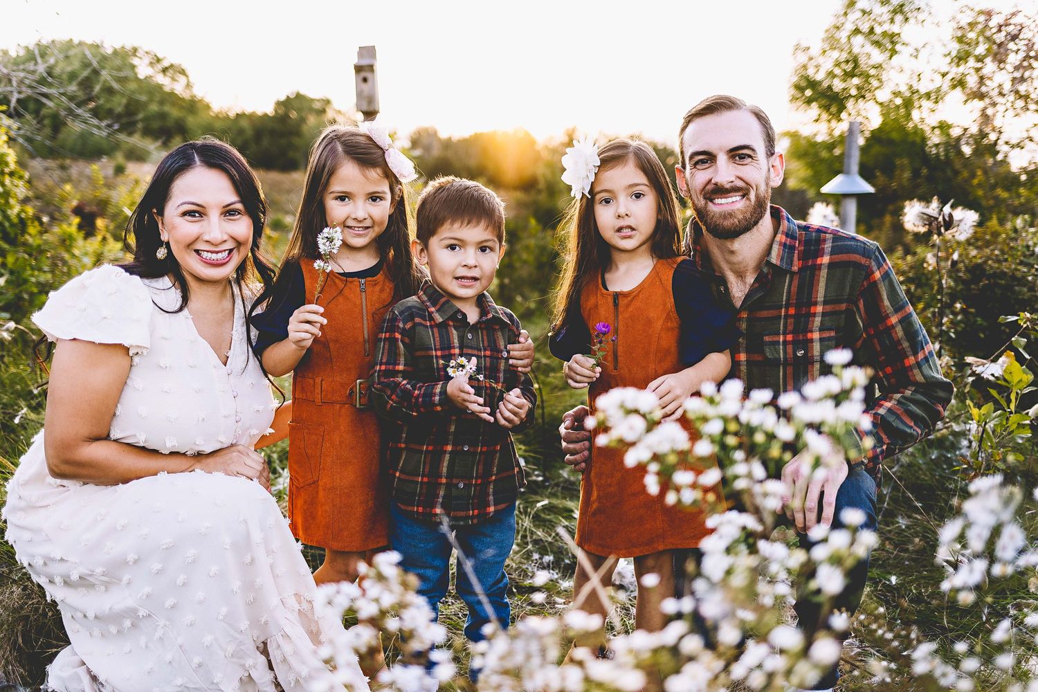 Candid family photoshoot done in lake country area with a photographer from hartland wisconsin