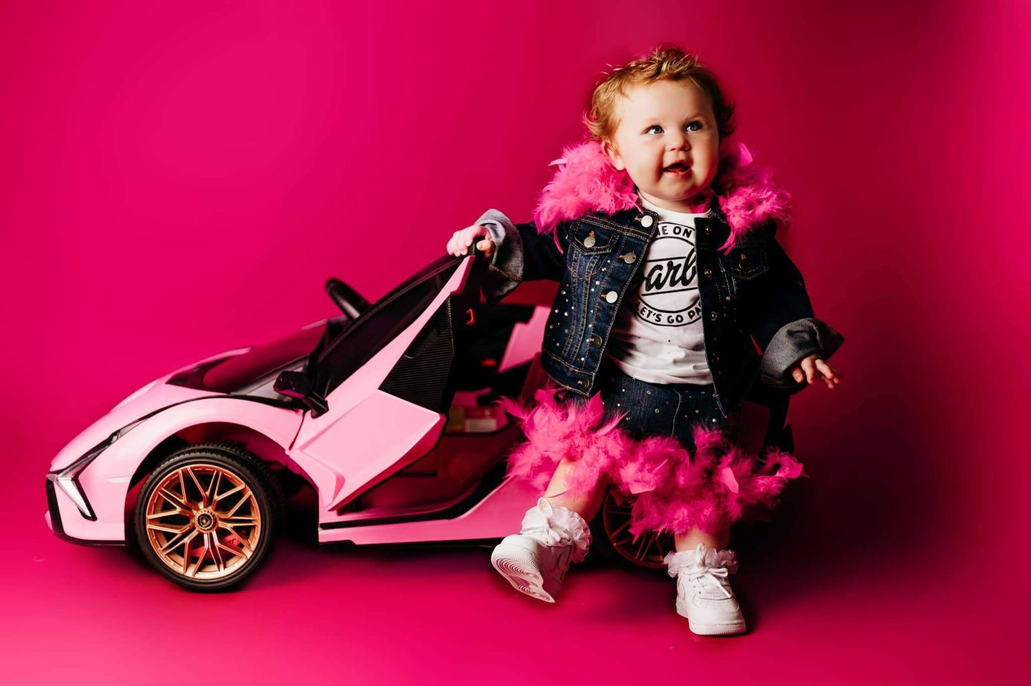 toddler milestone in studio photography cincinnati ohio with backdrop