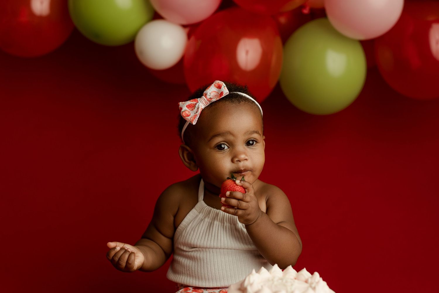 wichita cake smash photographer, cake smash photography near me, baby 1st birthday photoshoot