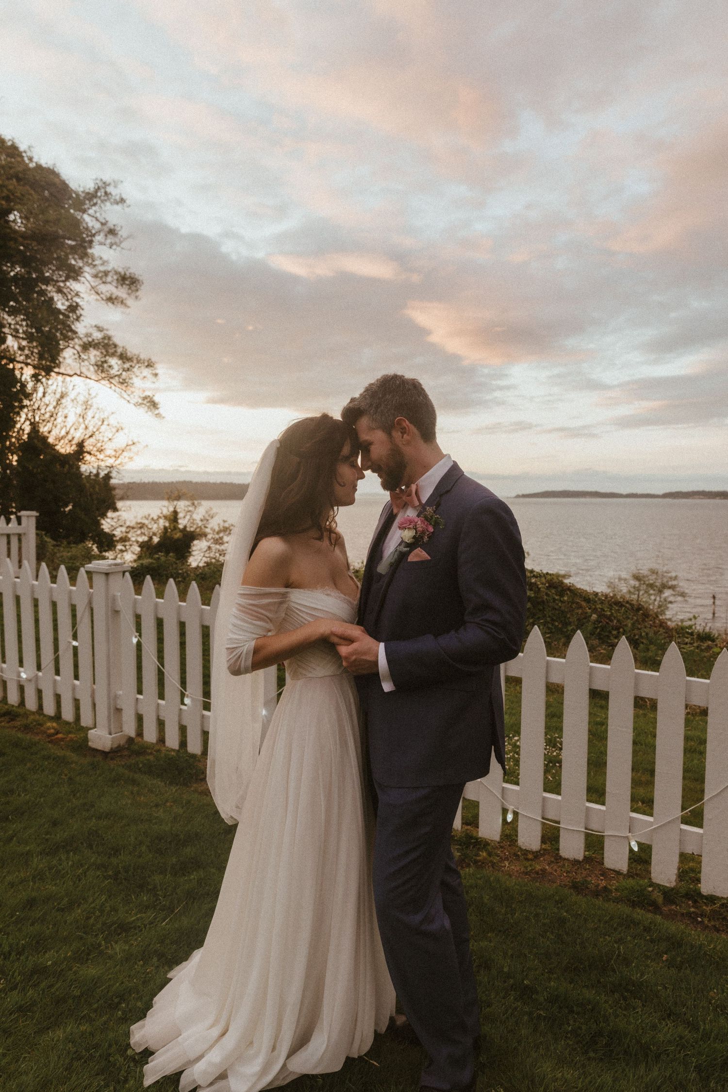 Family, Portrait  & small wedding photographer based in Astoria, OR and serving the Oregon Coast