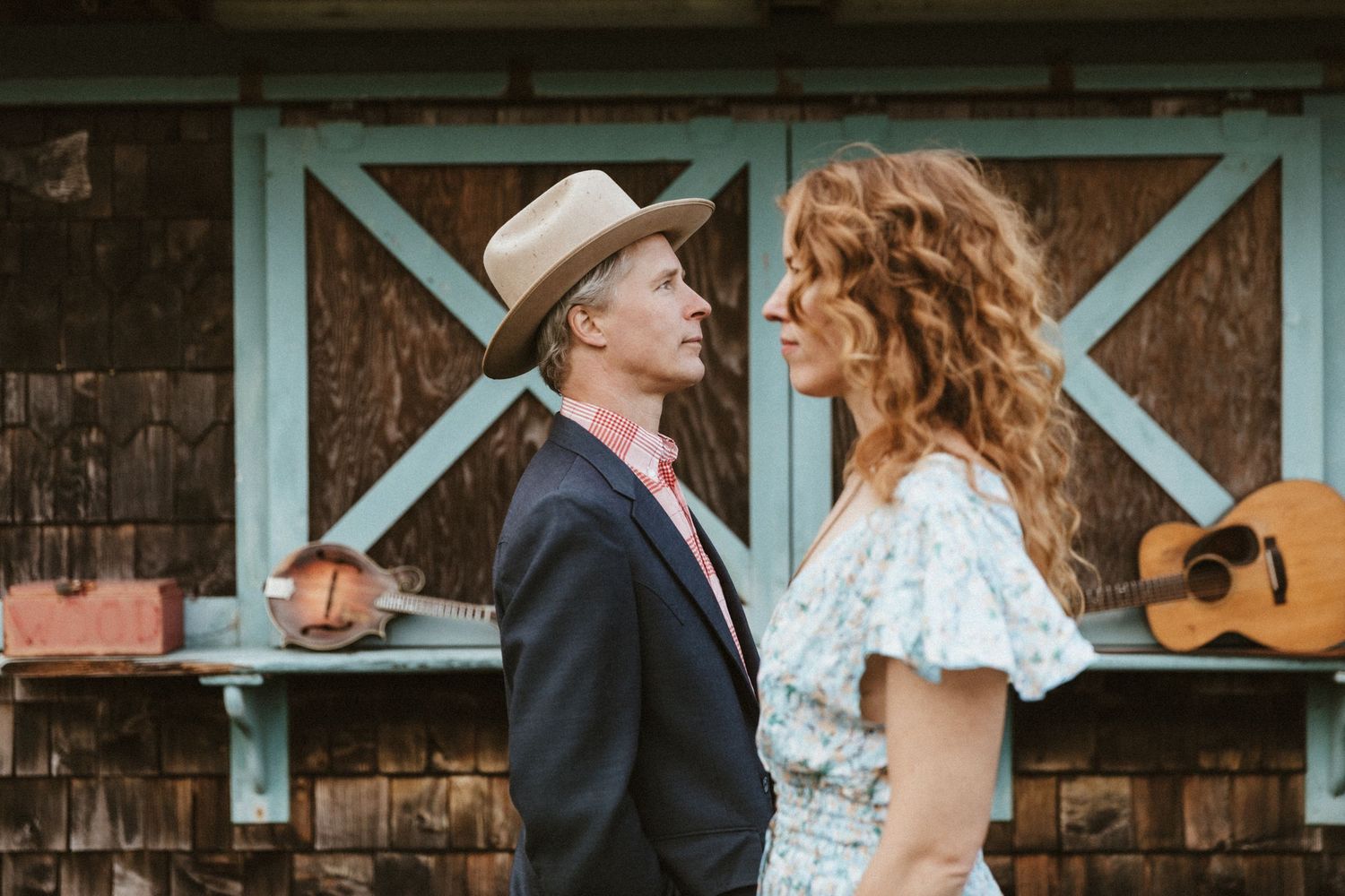Family, Portrait  & small wedding photographer based in Astoria, OR and serving the Oregon Coast