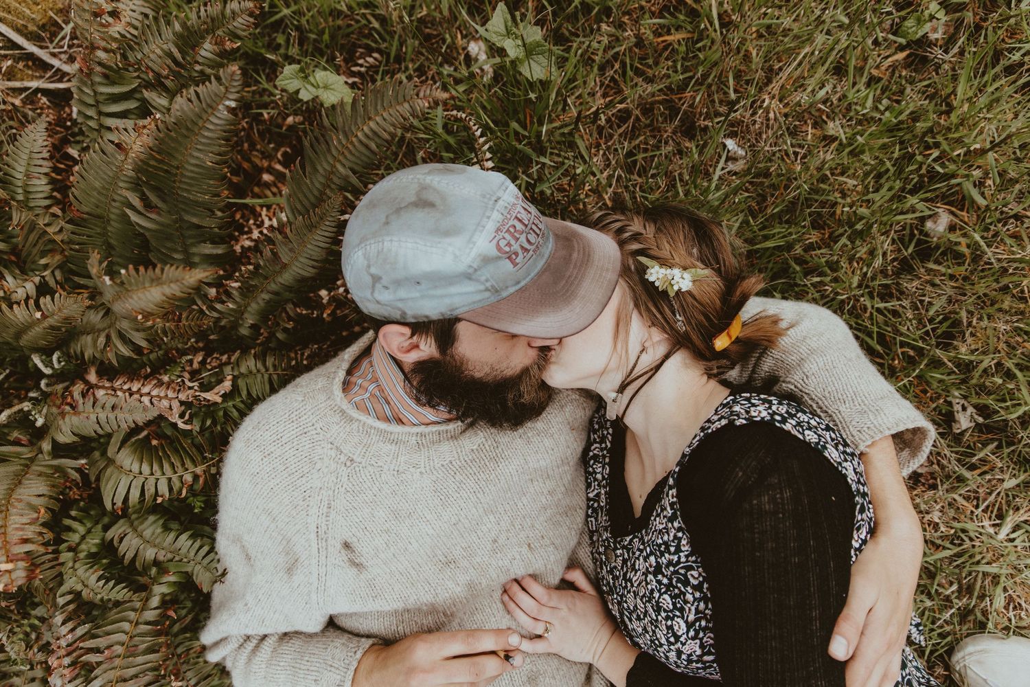 Family, Portrait  & small wedding photographer based in Astoria, OR and serving the Oregon Coast