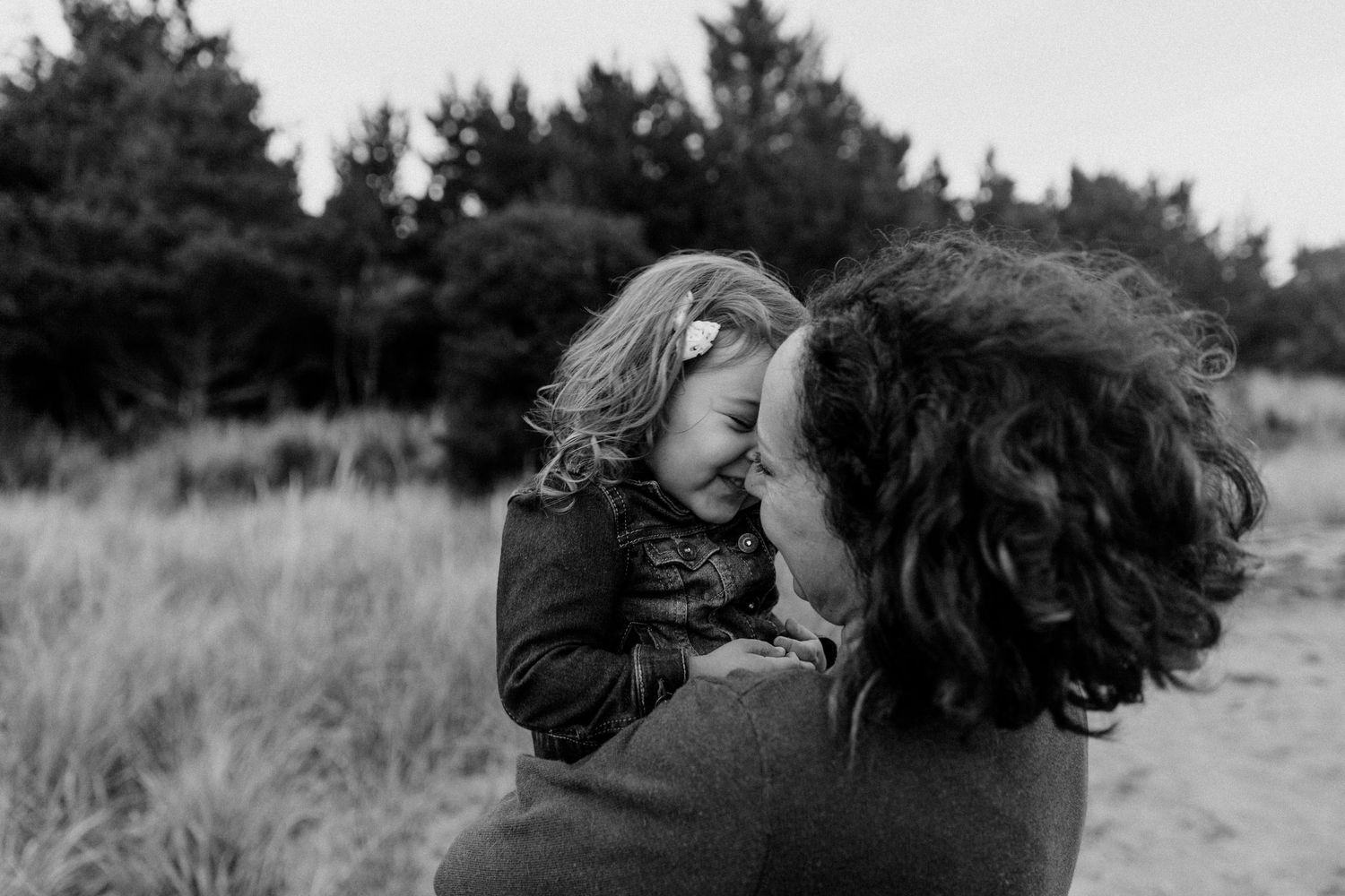 Family, Portrait  & small wedding photographer based in Astoria, OR and serving the Oregon Coast