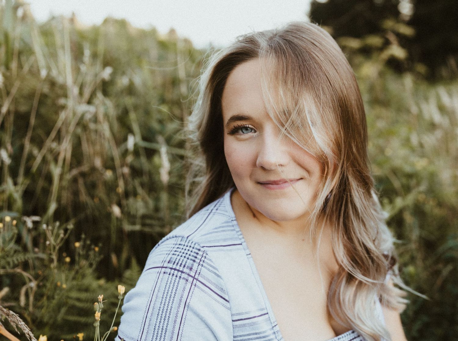 Family, Portrait  & small wedding photographer based in Astoria, OR and serving the Oregon Coast