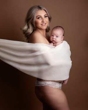 #newbornphotoshoot #wigannewbornphotoshoot #newbornphotographer #wigannewbornphotographer #northwestnewbornphotographer