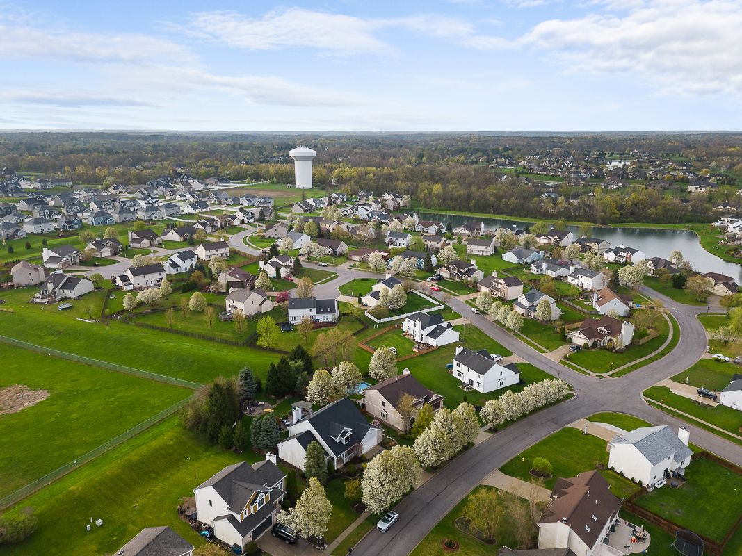 real-estate-photographers-photography-fort-wayne-indiana-huntington-auburn-angola-new-haven-columbia-city-warsaw-bluffto