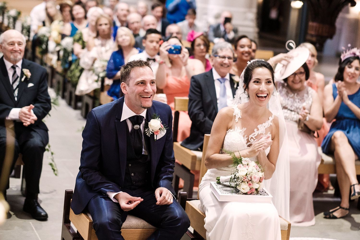 TLOOK photographe de mariage de style documentaire, cérémonie religieuse à l'église de vevey