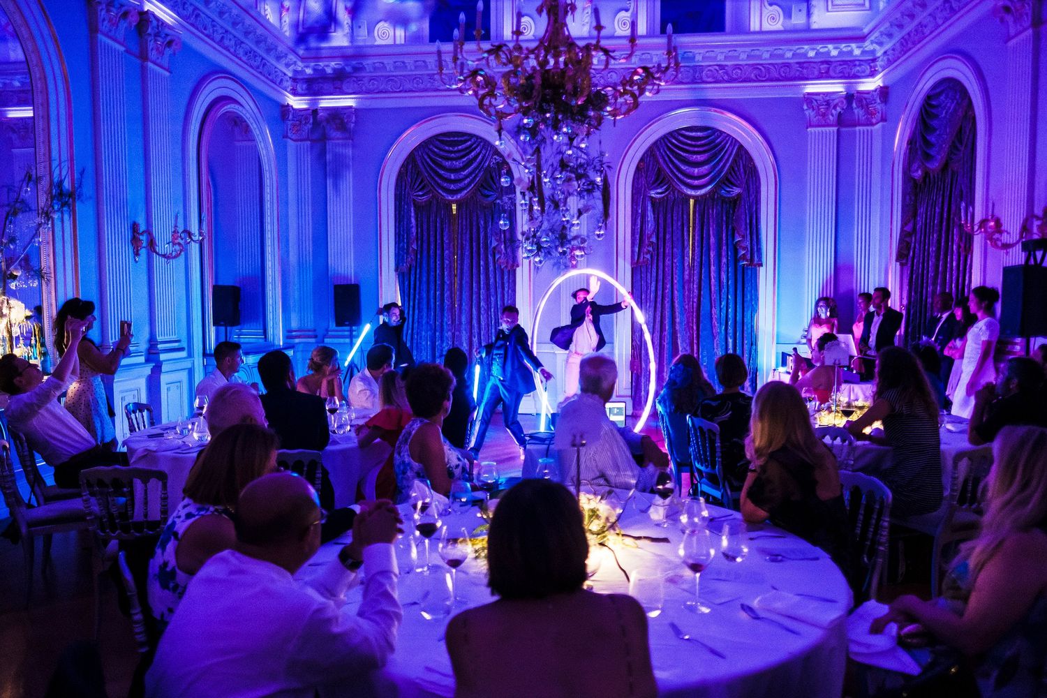 TLOOK photographe de mariage de style documentaire, au grand hôtel du lac à vevey spectacle