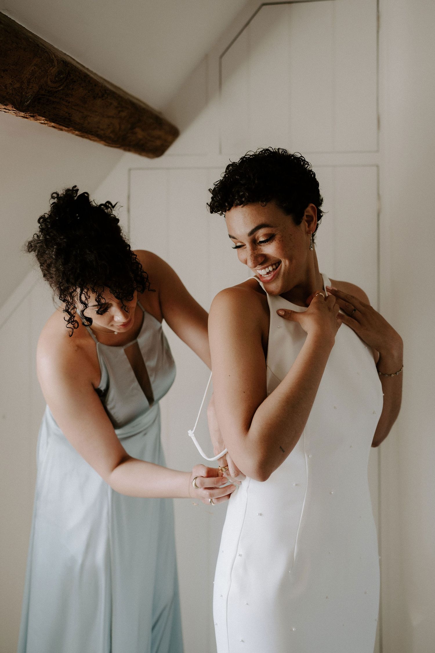 bride-getting-ready-old-gore-yardspace-events-wedding