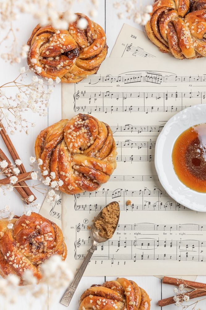 Kanelbulle - Korvapuusti - Cinnamon Bun - Photo by © Reka Csulak Three Pod Studio