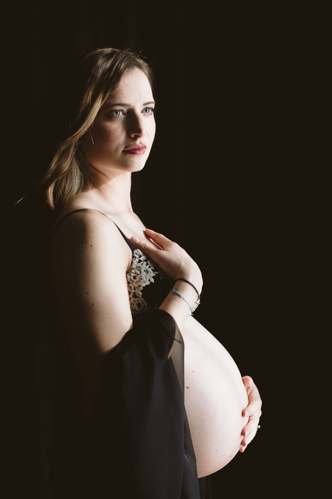 Fotografo Maternity Verona, servizio fotografico gravidanza in studio