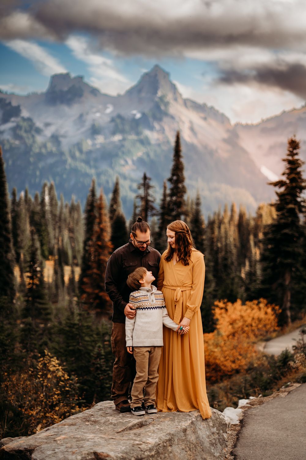 mount rainier family portrait session by wander and wild photography