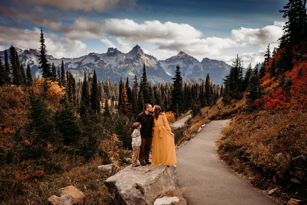 mount rainier family portrait session by wander and wild photography