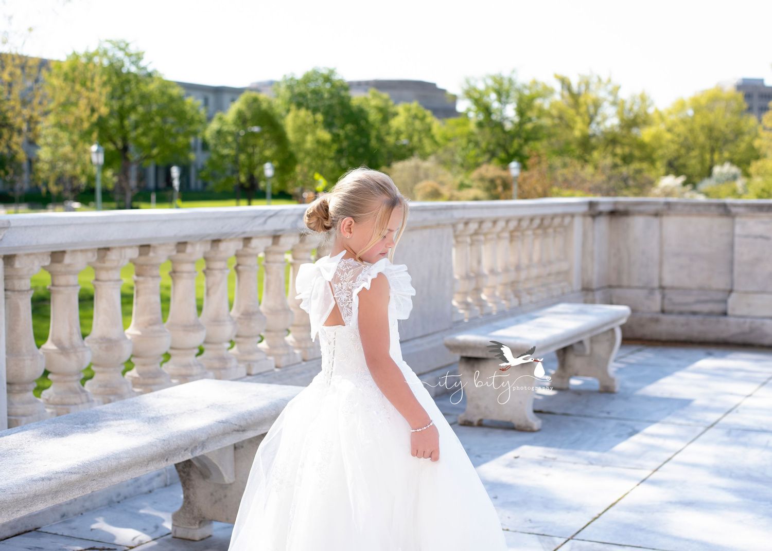 Gorgeous Family Photographer Cleveland Art Museum