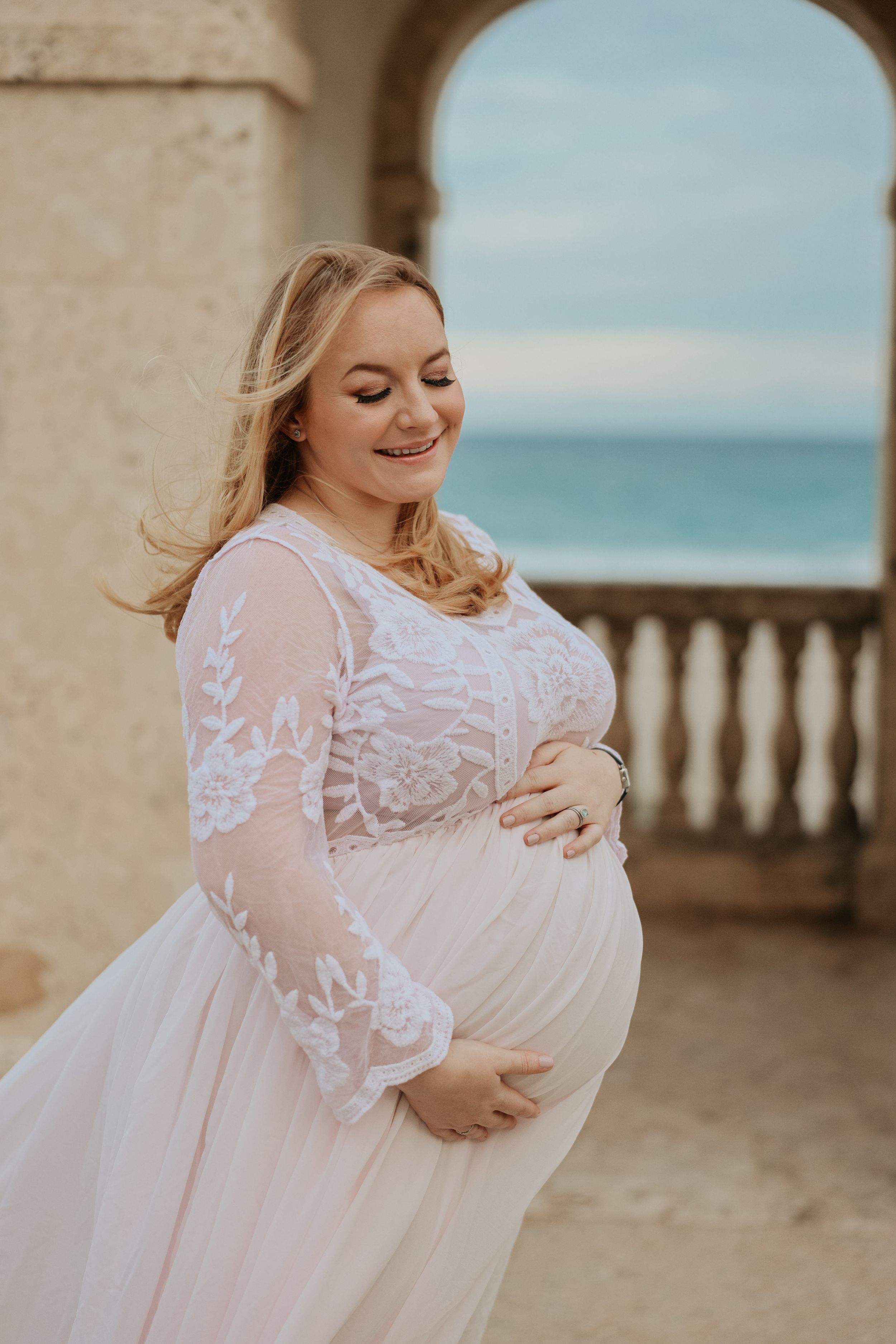 CADY LIFESTYLE MATERNITY PORTRAIT SESSION ON WORTH AVE ON PALM BEACH