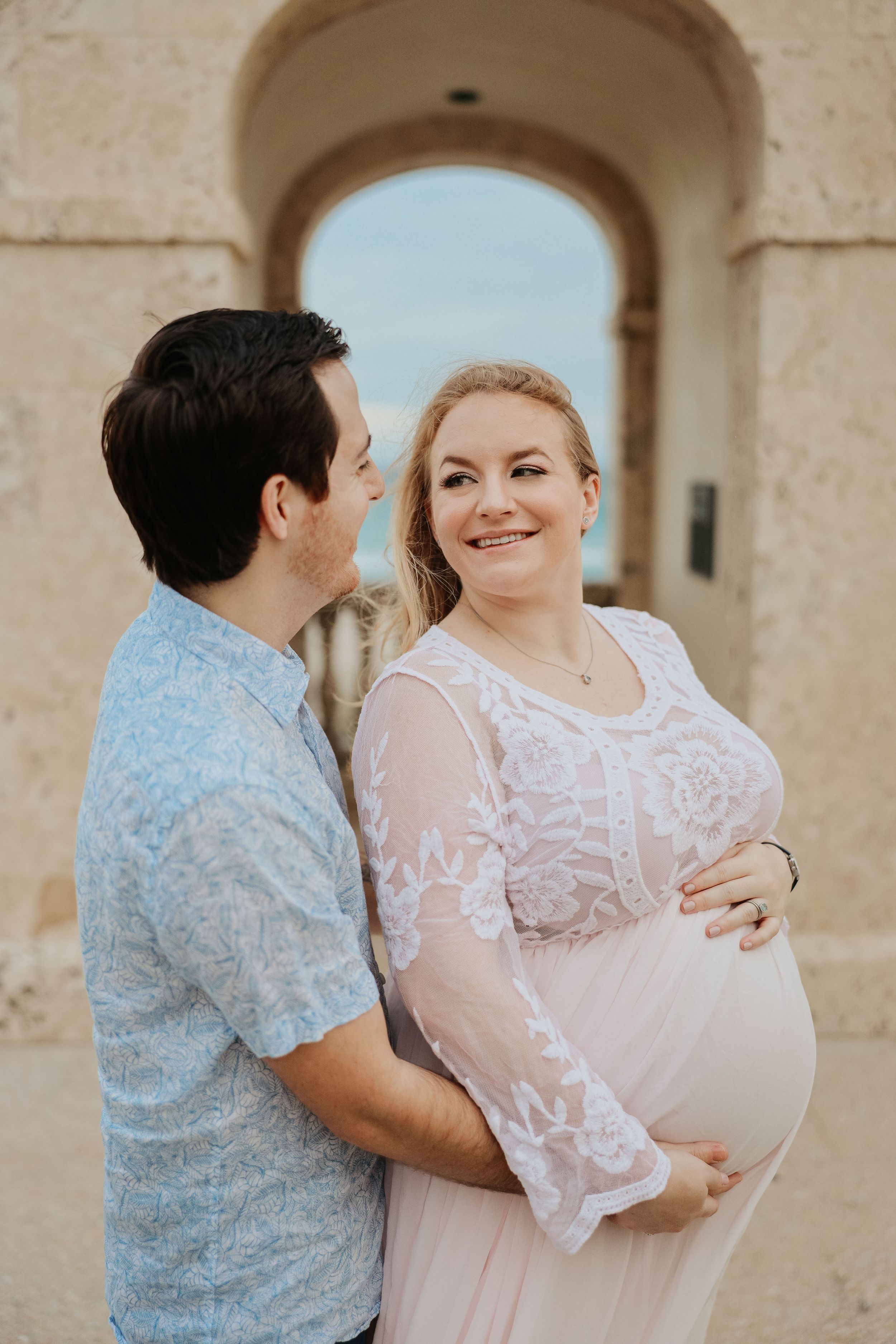 CADY LIFESTYLE MATERNITY PORTRAIT SESSION ON WORTH AVE ON PALM BEACH