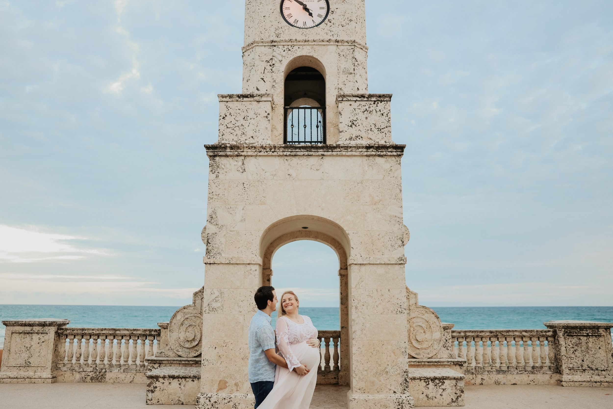 CADY LIFESTYLE MATERNITY PORTRAIT SESSION ON WORTH AVE ON PALM BEACH