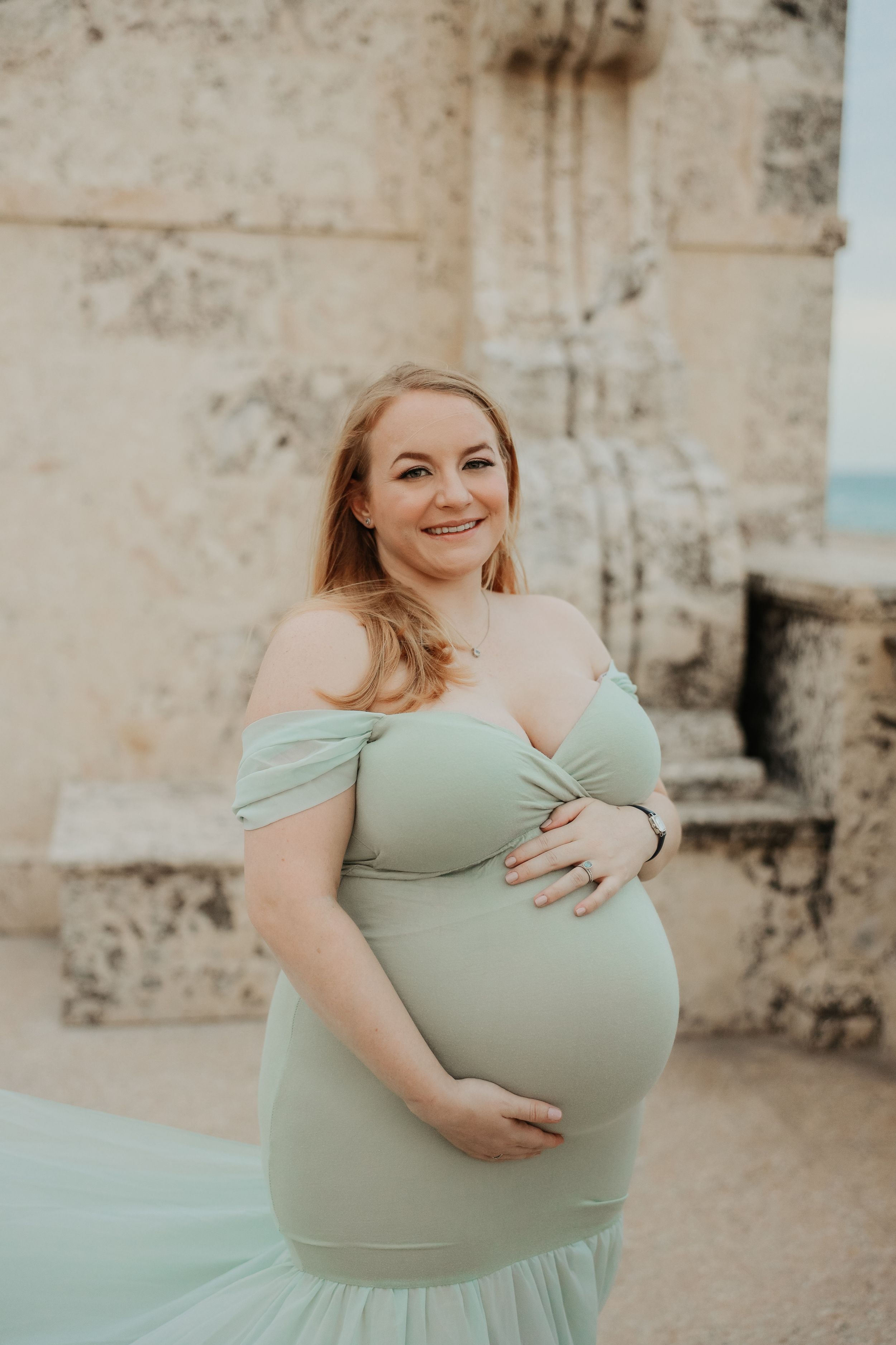 CADY LIFESTYLE MATERNITY PORTRAIT SESSION ON WORTH AVE ON PALM BEACH