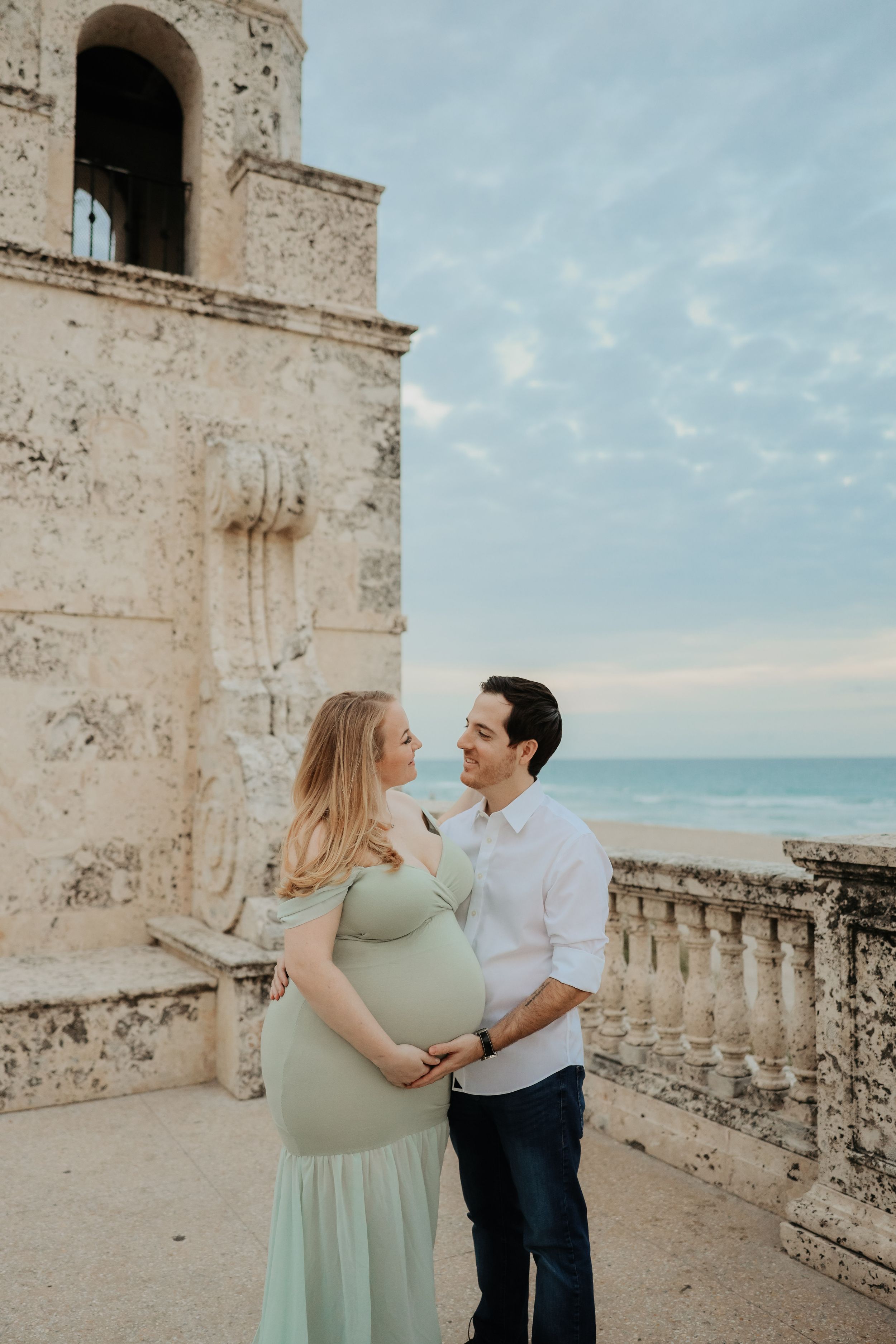 CADY LIFESTYLE MATERNITY PORTRAIT SESSION ON WORTH AVE ON PALM BEACH
