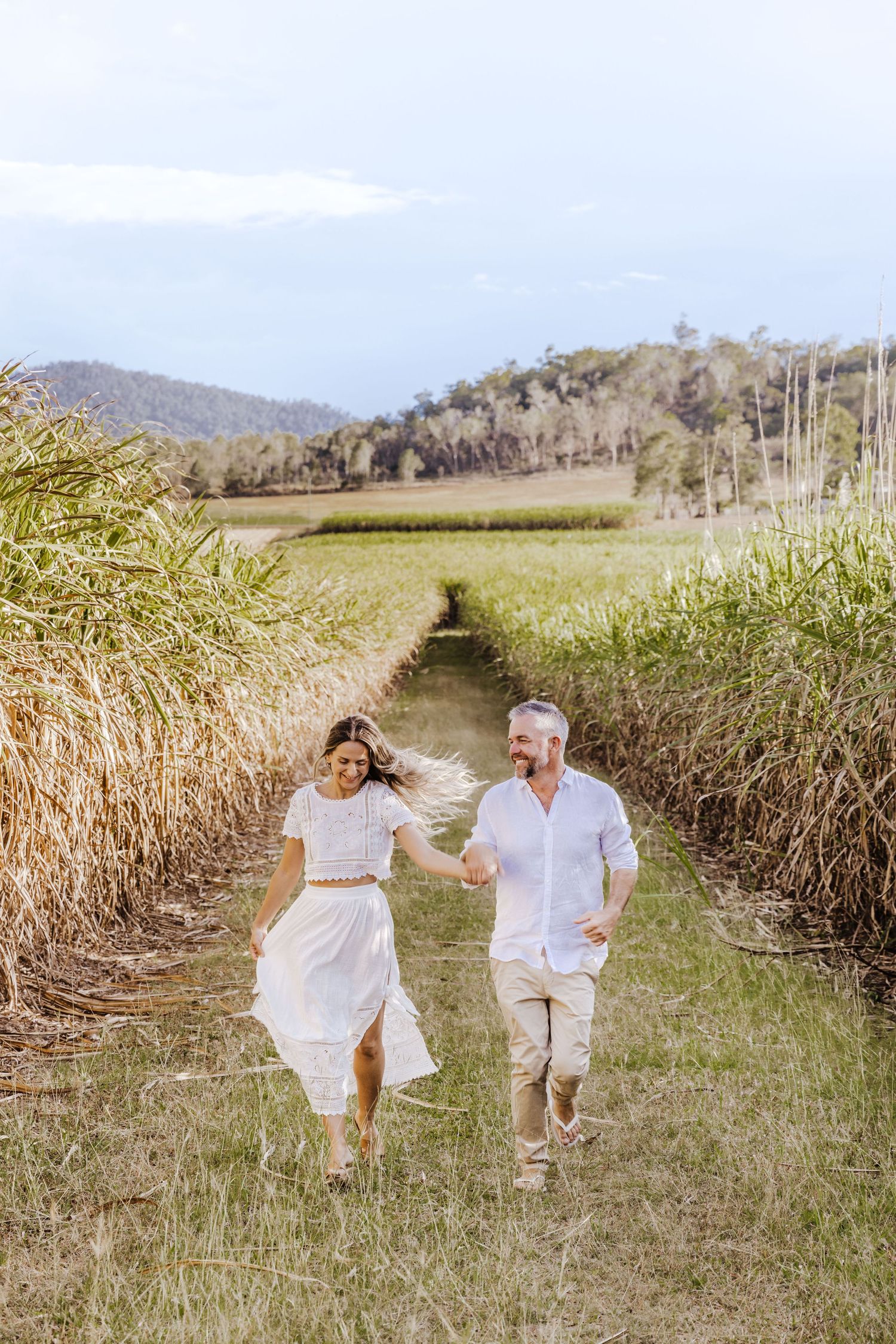 couples engagements photographer images in Mackay Airlie Beach Whitsundays sunset photoshoot