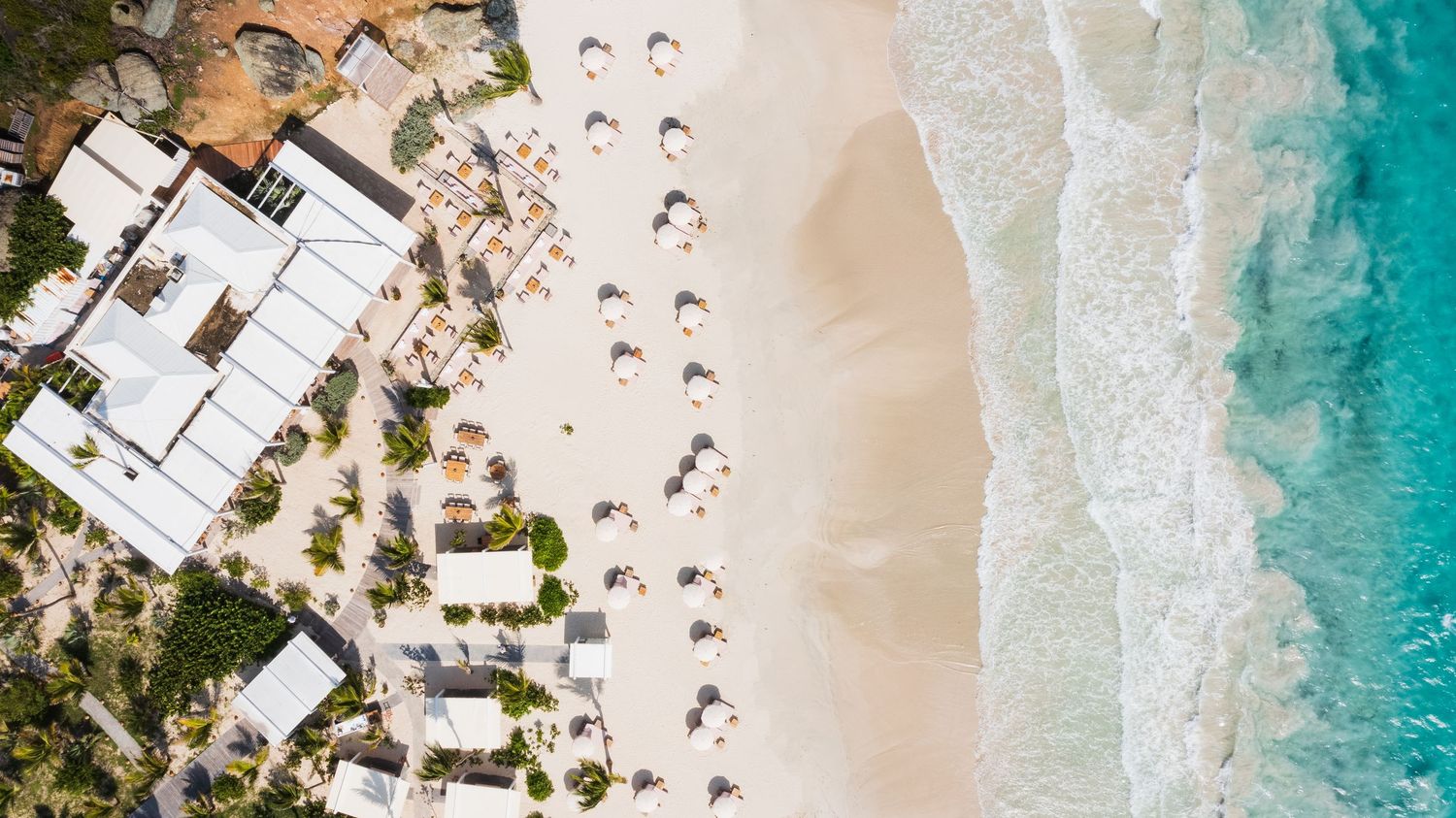 Drone pictures of the Coco Beach restaurant at Orient Bay from above