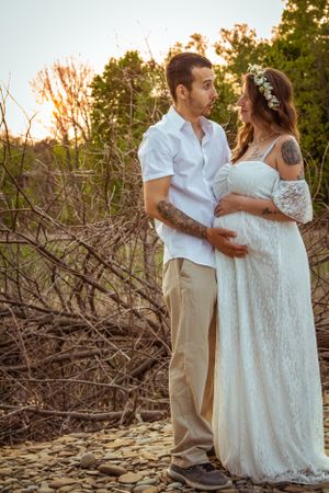 Port Credit Photographer outdoor maternity session