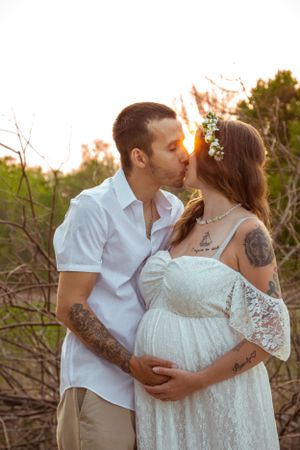 outdoor maternity session port credit mississauga