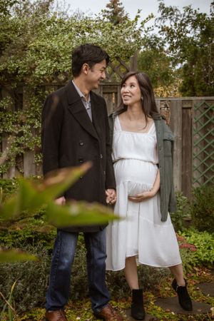 outdoor maternity session