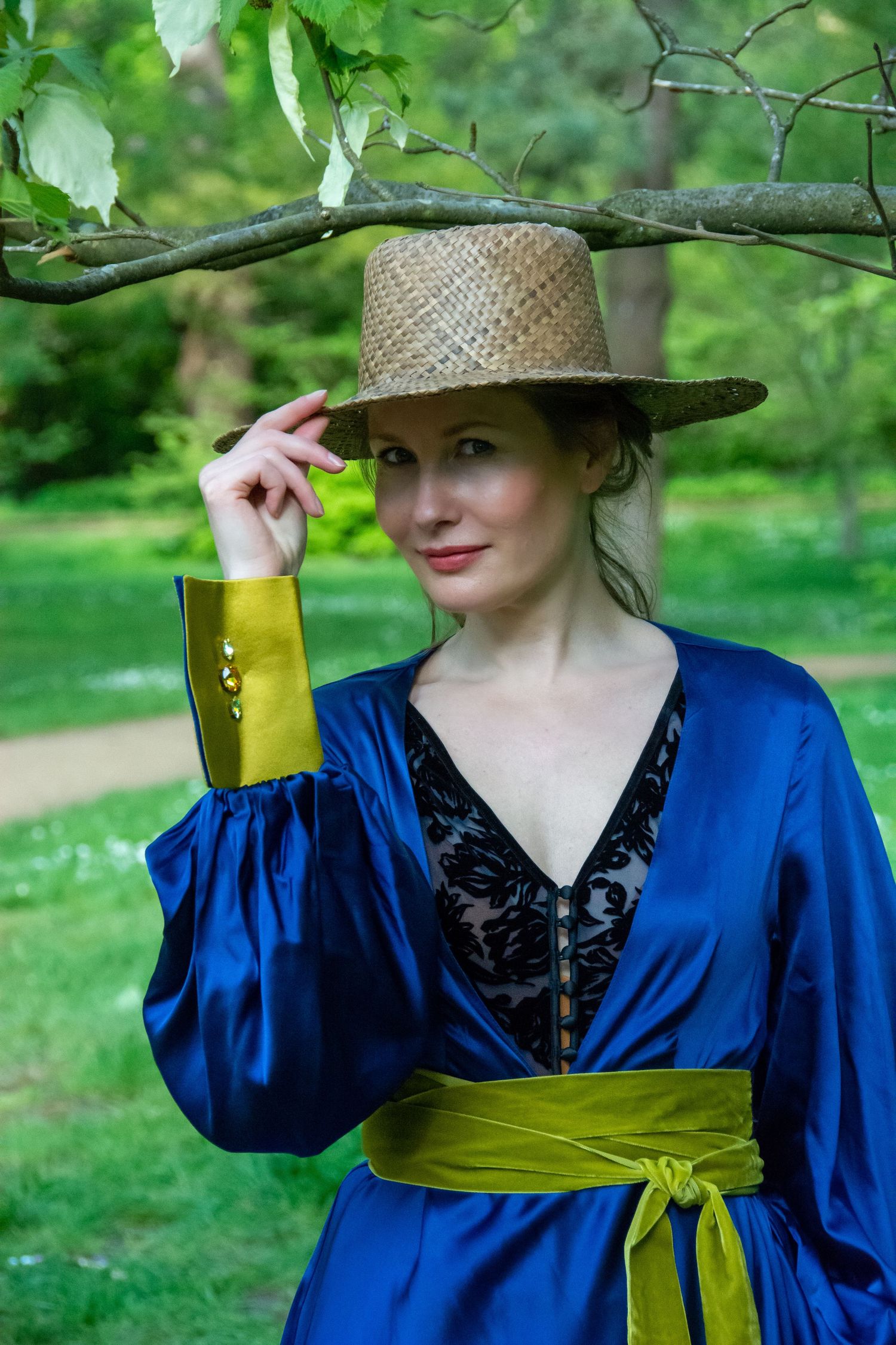 Natural light portrait of women in Richmond park