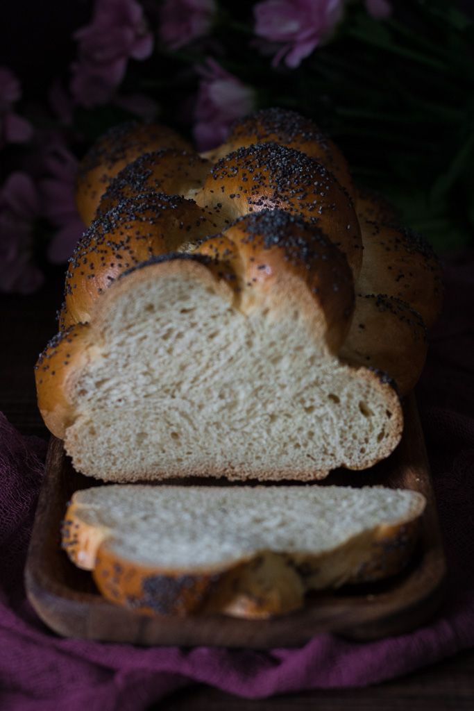 Challah - Photo by © Reka Csulak
