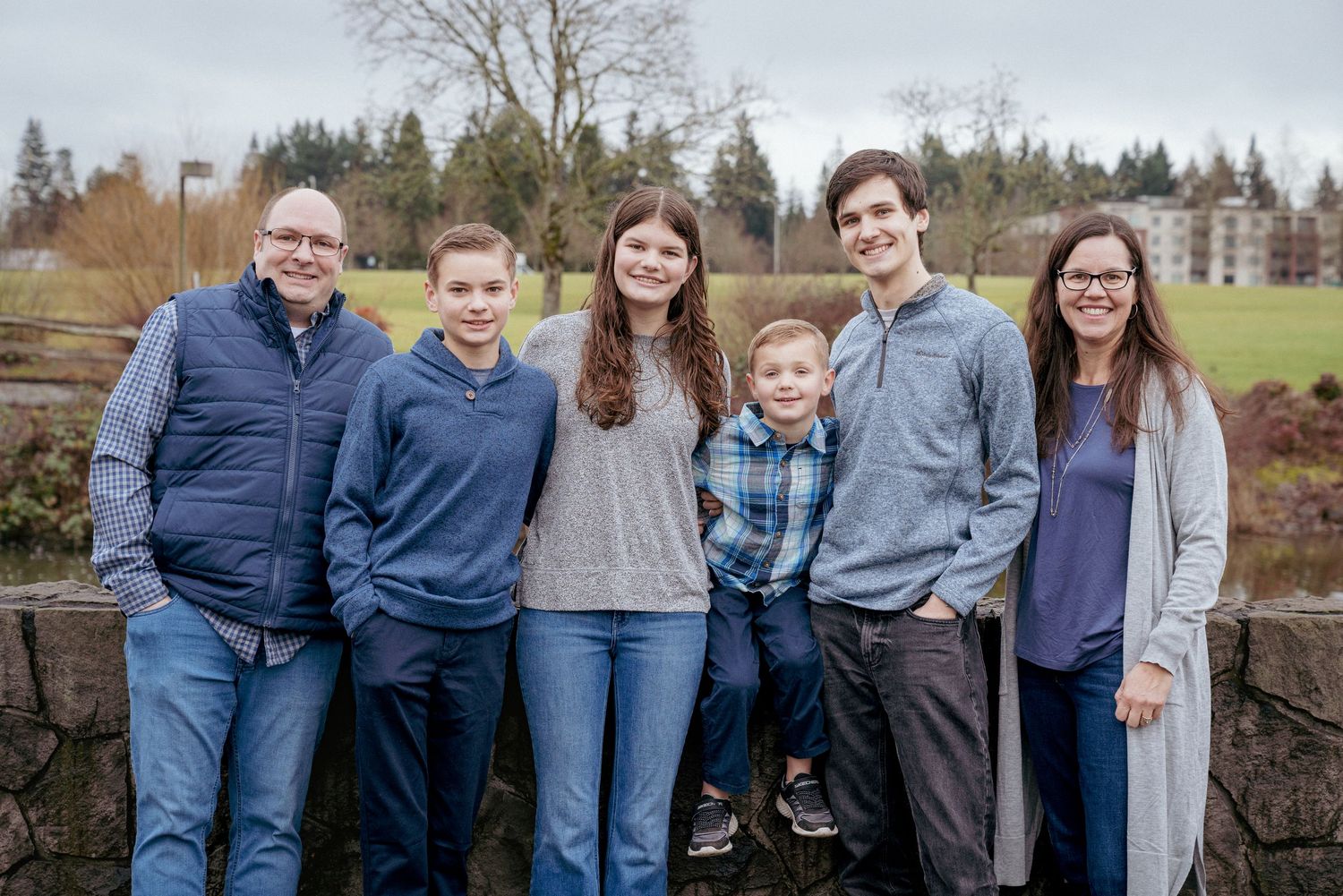 Multi-generational family photo, casual fall session in Portland Metro Area, Washington State family photography.